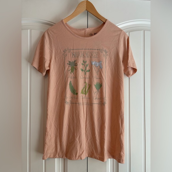 Wizarding World of Harry Potter NWT Herbology Women's T-Shirt Size L Peach - Picture 3 of 8